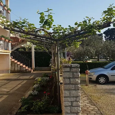 Apartment Fiorela *