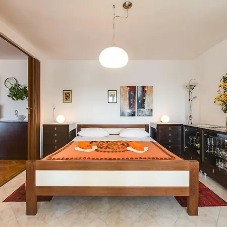 Apartament Fiorela *