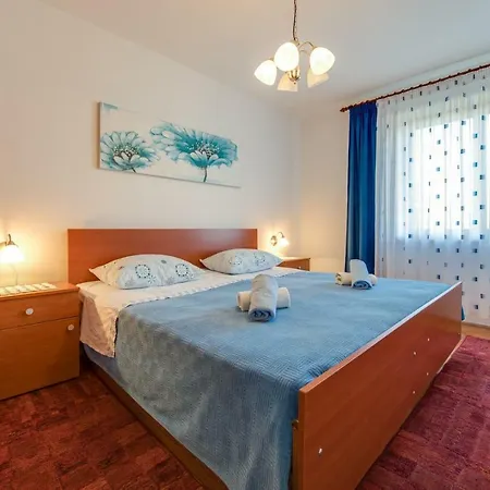 Apartment Fiorela *
