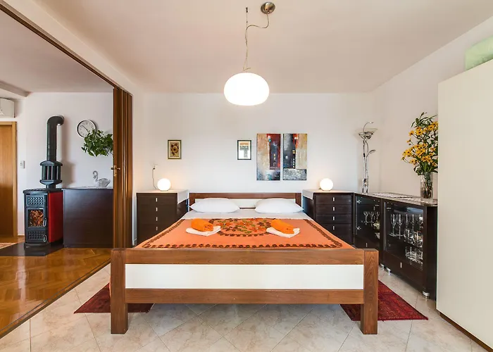 Fiorela * Ρόβινι